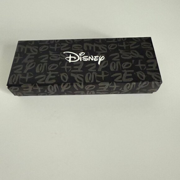 NWT - Disney Adult Vintage Analog Quartz Watch - Picture 8 of 15